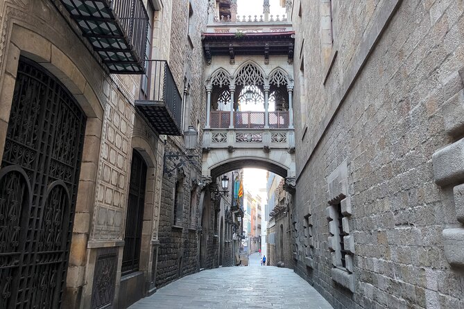 Gothic Quarter and Gaudí Small-Group Tour - Practical Aspects and What to Expect