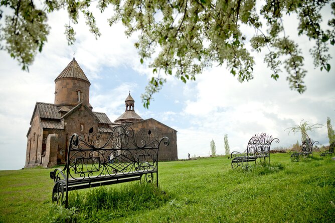 Group Tour: Saghmosavank, Wine Yard, Echmiadzin, Zvartnots - A Few Considerations