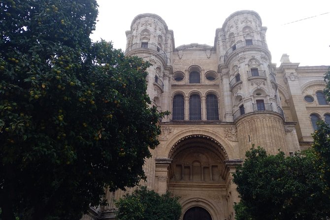 Guided visit to the Cathedral of Malaga and its surroundings - Authentic Experiences and Tips