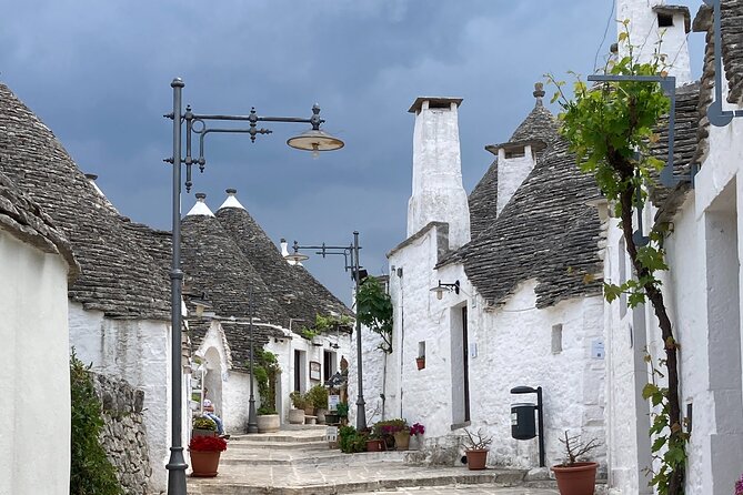 Highlights of Puglia: Bari, Alberobello and the charming villages - Alberobello: The Trulli Wonderland