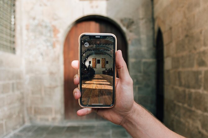 HistARy: Guided tour of the Gothic Quarter with Augmented Reality - A Deep Dive into the Experience