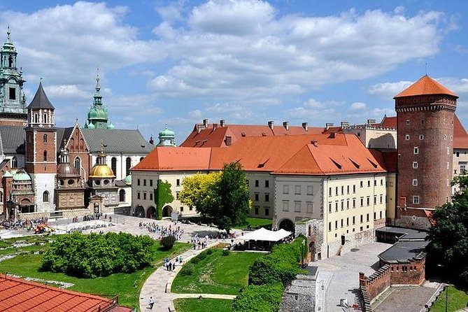 Krakow Airport Transfers : Krakow City to Krakow Airport KRK in Luxury Van - Who Will Love This Service?