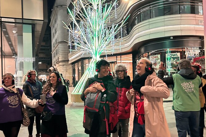 London Christmas Lights Guided Tour With Christmas Music - Practical Considerations