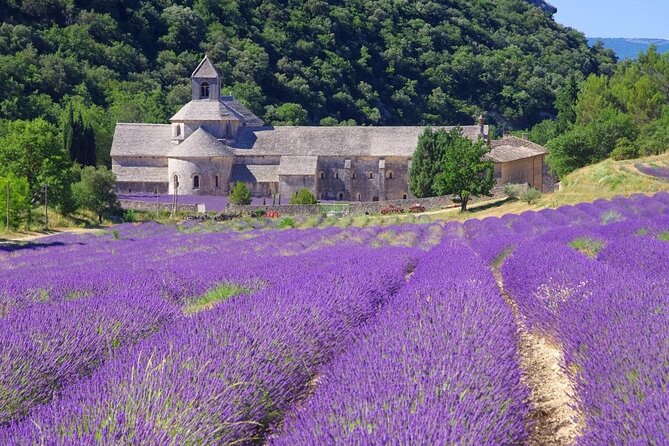 Luberon and its perched villages - Practical Considerations  