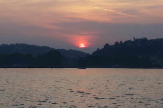 Luxury Sunset Lake Como 1h or experience with enchanting view - The Vessel and Amenities