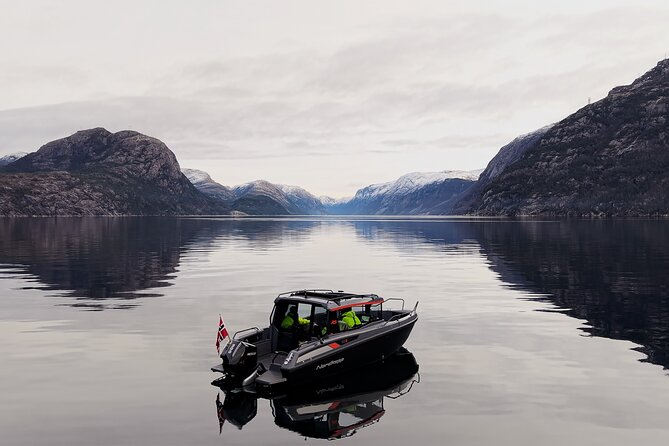 Lysefjord (Stavanger): Boattrip to Preikestolen from Forsand - The Perfect Audience for This Tour