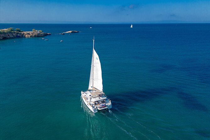 Milos Private Full Day Catamaran Cruise with Lunch and Drinks - The Experience: Quality and Comfort