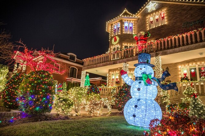 New York: Dyker Heights Christmas Lights Guided Tour - The Itinerary in Detail