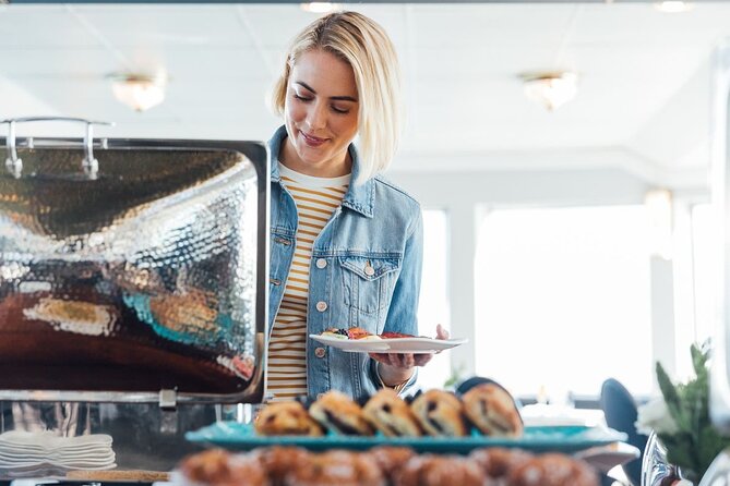 New York Signature Bottomless Mimosa Brunch in Cruise Pier 15 - Who Should Consider This Experience?