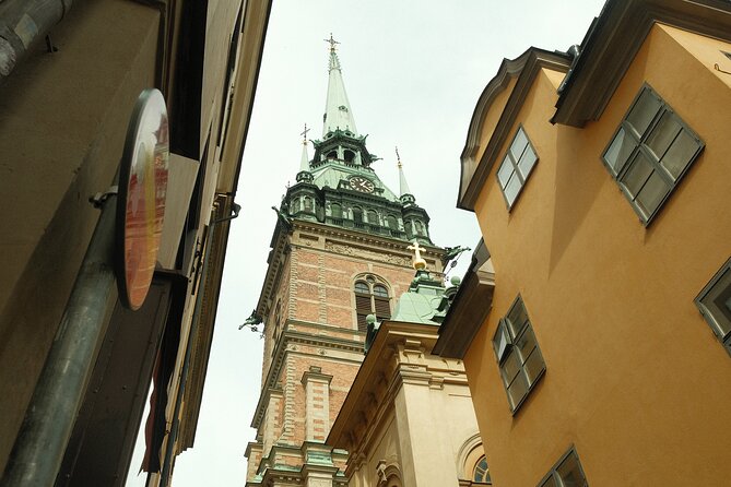 Old Town Self-Guided Tour with interactive challenges - Exploring the Itinerary