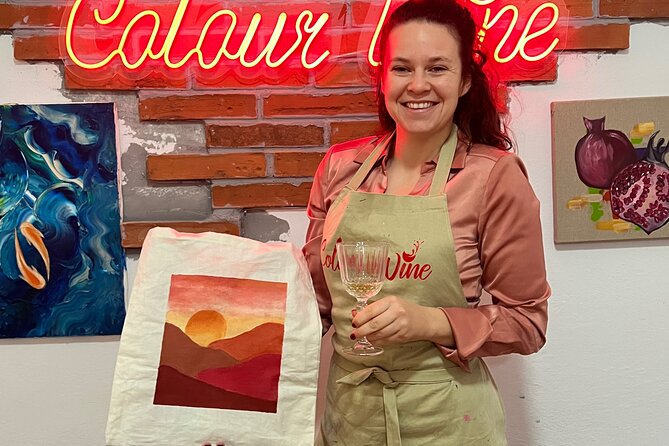 Painting on Tote Bags Workshop with Welcome Drink - What We Love About This Experience