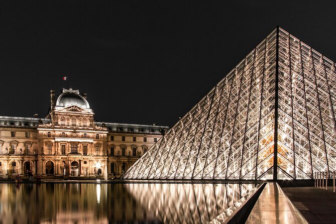 Paris: Night at the Louvre 6-people Max Guided Experience - The Value of a Night at the Louvre