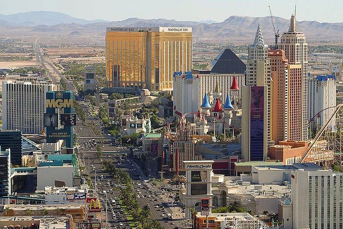 Private 3-Hour Walking Tour of the Las Vegas Strip with Licensed Tour Guide - An In-Depth Look at the Tour