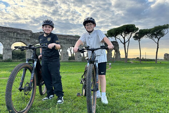 Private E-bike tour of Appian way, Aqueduct & catacombs with food - The Experience of Riding an E-bike