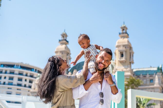 Private Photoshoot with a Professional Photographer in Cannes - In-Depth Look at the Experience