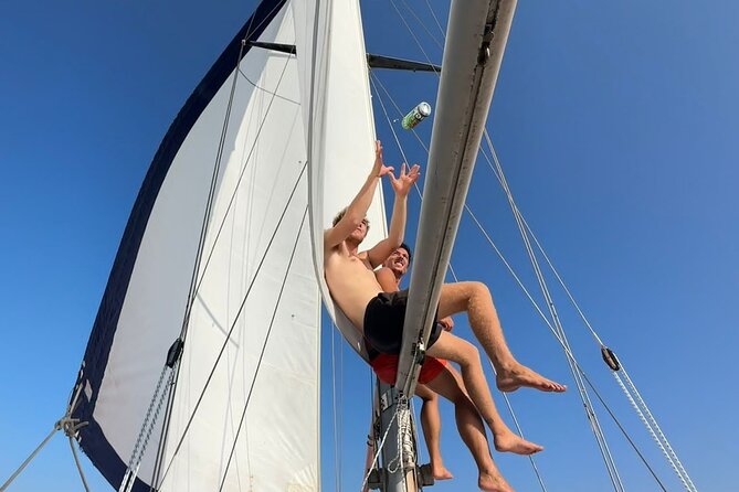 Private Sailing Adventures in Pore - Equipment and Activities