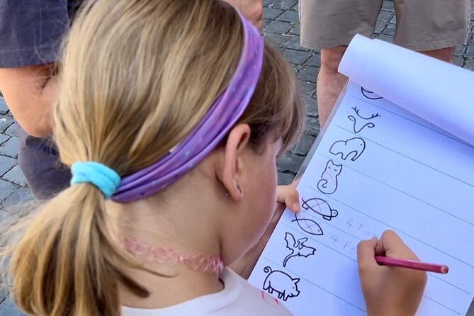 Private Scavenger Hunt Art Lab for FamiliesWith Romes Landmarks - A Closer Look at the Experience