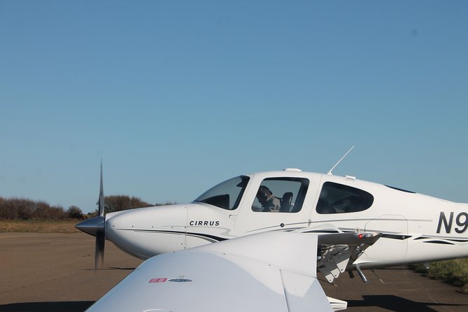 Private Sightseeing Flight around the Bavarian Alps and Munich - The Experience of Flying Privately in a Small Aircraft