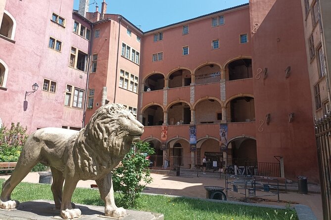 Private tour of old Lyon - 2 hours - Why This Tour Offers Good Value  