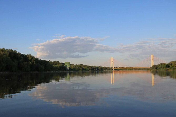 Rental of Motorboat for 5 on Vistula in Warsaw no Licenses Needed - Who Is This Experience Best For?