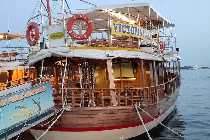Romantic Boat Trip with Dolphin Watching - The Realities and Reviews