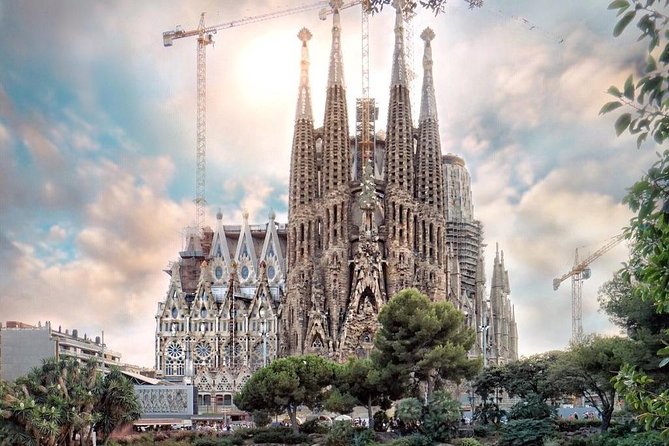Sagrada Familia Guided Tour with Fast-Track Entry - What Travelers Say