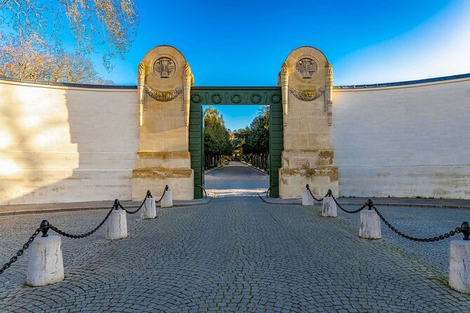 Self-Guided Tour of Celebrity Graves at Père-Lachaise Cemetery - Practical Tips for Your Père-Lachaise Experience