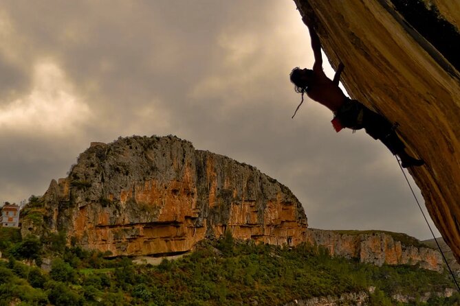 The suspension bridges of Chulilla from Alicante - Who Will Enjoy This Tour?