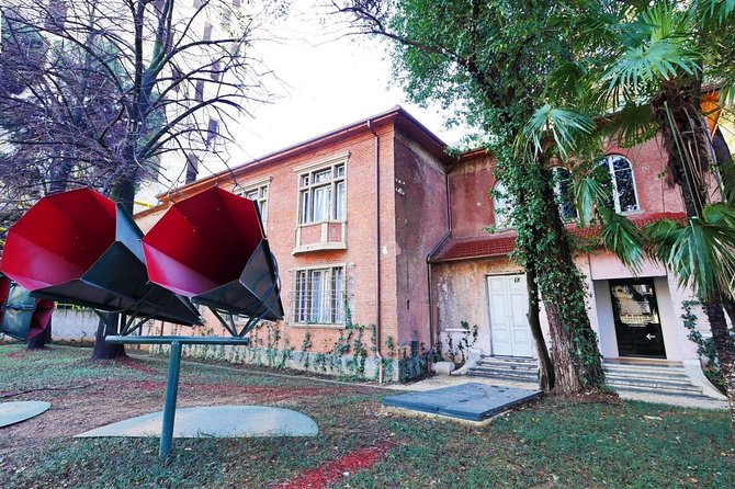 Tirana food & communism sites - 1 day - Who Will Love This Tour?