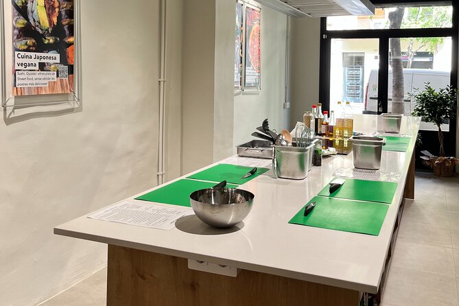 Vegan Paella and traditional plant based rice - Who Should Book This Class?