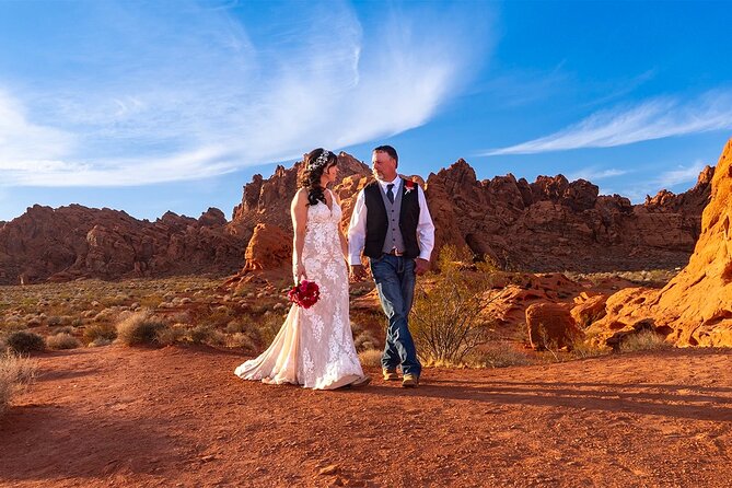 Wedding with Photographer in the Valley of Fire - The Experience from Reviews and Insights