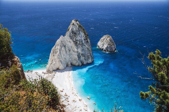 Zakynthos Small Boat Tour to Keri Mizithres and Marathonisi - The Boat and Group Atmosphere