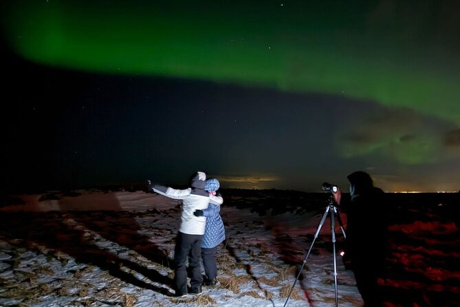 4x4 Minibus Northern Lights with Photo and snacks from Reykjavik - Who Would Love This Tour?