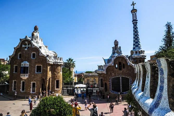 Barcelona Highlights & Sagrada Familia Skip-the-Line Private Tour - Exploring El Born and Santa Maria del Mar
