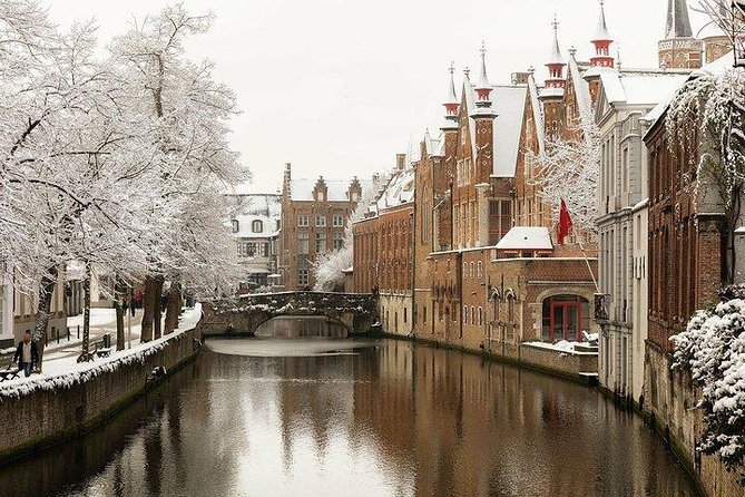 Bruges Uncovered: Historic Walking Tour & Canal Boat Experience - Who Should Consider This Tour?