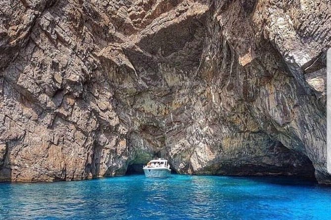 Capri Small-Group Boat Day Tour from Sorrento - Tour Logistics and Practical Tips