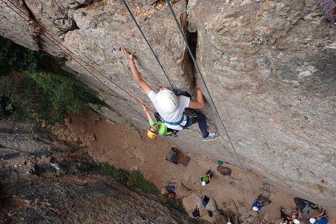 Climbing, Arrábida Natural Park, Setúbal, Sesimbra, near Lisbon - The Sum Up