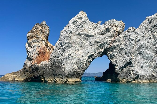 Day sailing Skiathos Skopelos with lunch on Rainbow yacht - FAQs