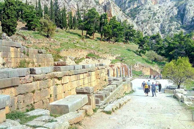 Delphi Arachova & Monast. Hosios Loukas from Athens Private Tour - The Charm of Arachova