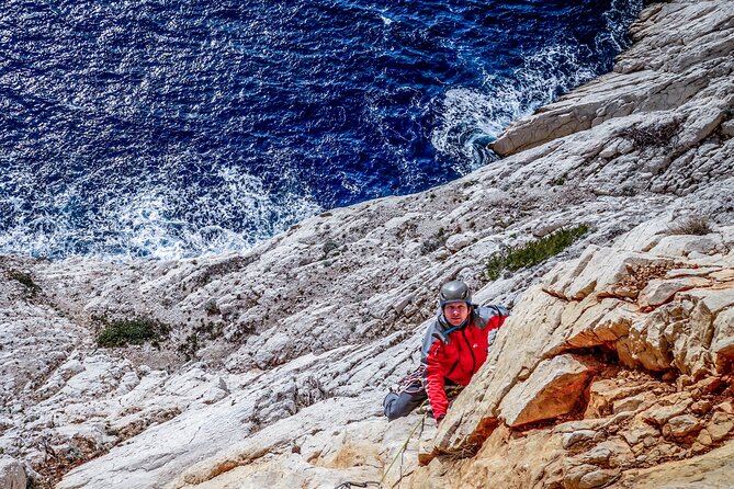 Discovery Climbing Large Routes in the Calanques of Marseille - Equipment and Safety