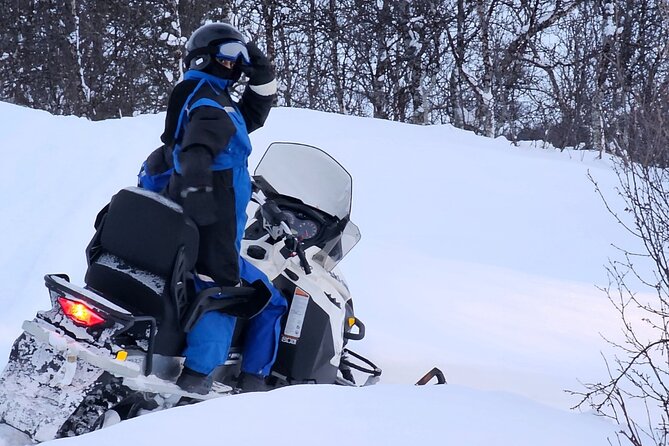 Driving Ski-Doo Snowmobile Adventure 5 Hours Photos included - Who Will Love This Tour?