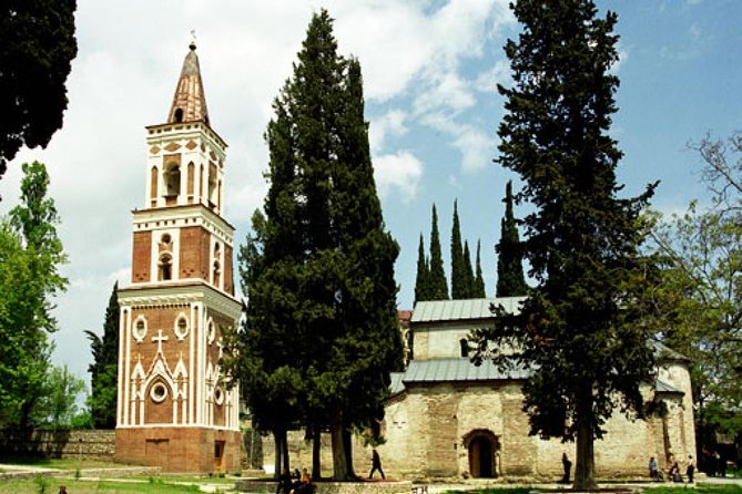 Full-Day Signagi and Bodbe Tour in Kakheti from Tbilisi - Wine Tasting and Local Flavors
