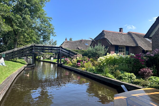 Giethoorn Roundtrip Transport with Optional Guided Canal Cruise - The Value of This Experience