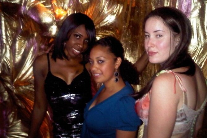 Group Discounted Walking Tour on the Las Vegas Strip with Photos and Champagne - Drinks, Photos, and Nightlife