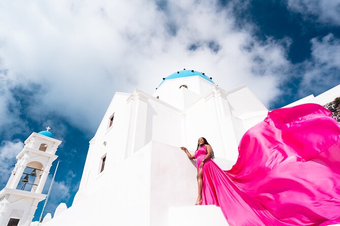 GROUP FLYING DRESS PHOTOSHOOT in Santorini - Who Will Get the Most Out of This Experience?