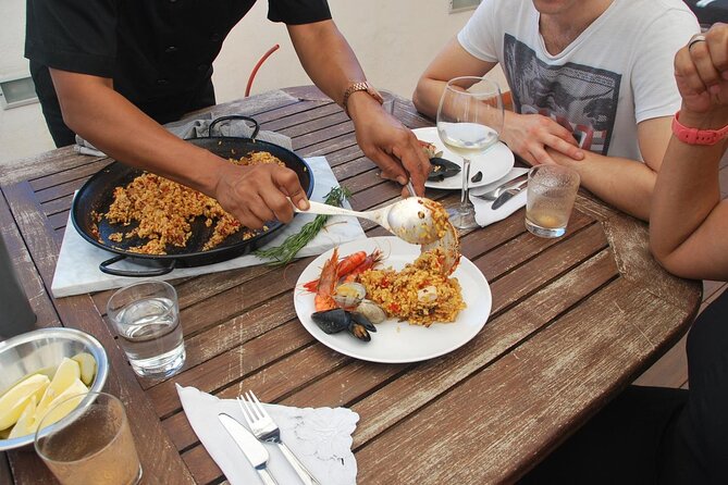 Hands-on Fideua or Paella Class in Barcelona in a Local's Home - Authenticity and Personal Touch