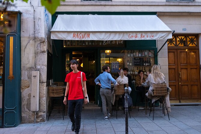 Hidden Paris: Discover Medieval Marais on a Walking Tour - Iconic Landmarks with a Local Twist