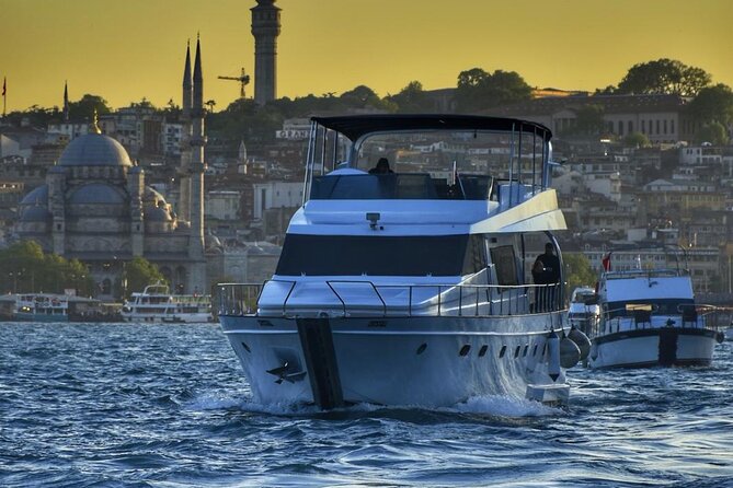 Istanbul Private Luxury Yacht on Bosphorus 25 Meter 82 Feet - How the Experience Feels and Why It Works