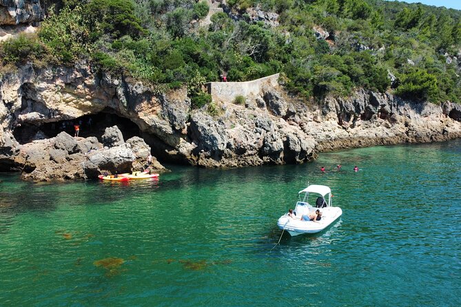 Lisbon: Boat Tour in Paradise - Authentic Experiences and Authentic Guides