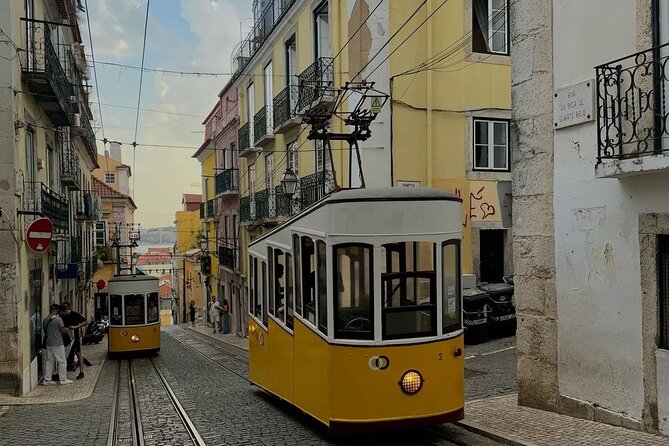 Lisbon Private 6h Customizable Tour with Transportation - FAQ